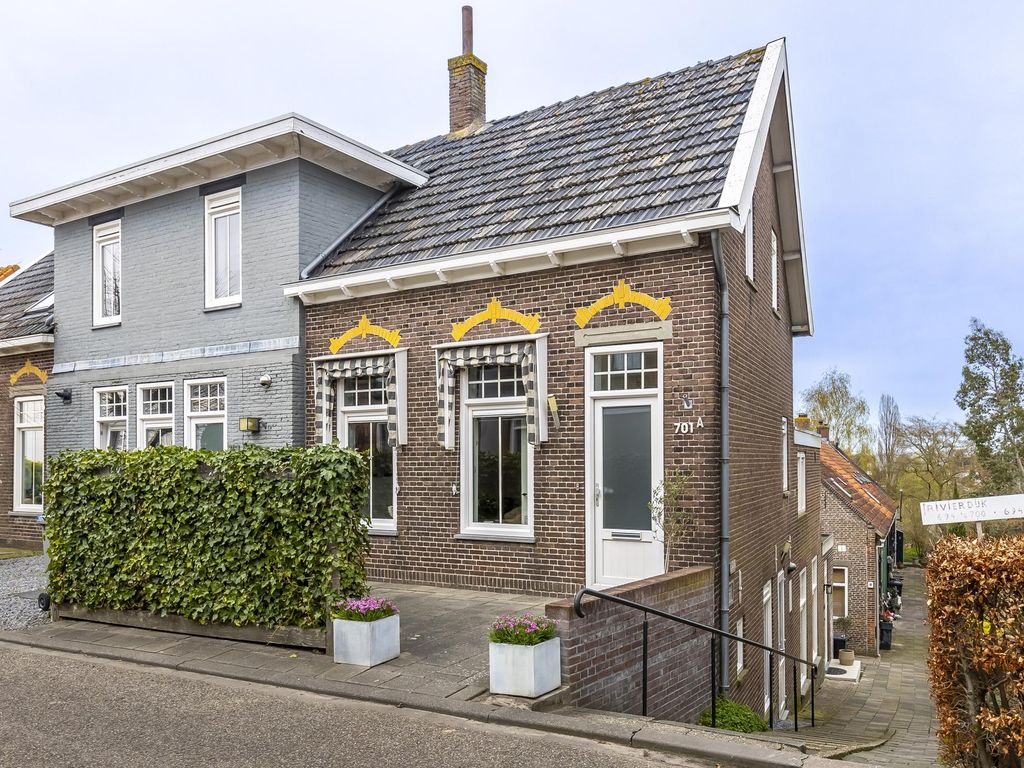 Rivierdijk 701A, HARDINXVELD-GIESSENDAM