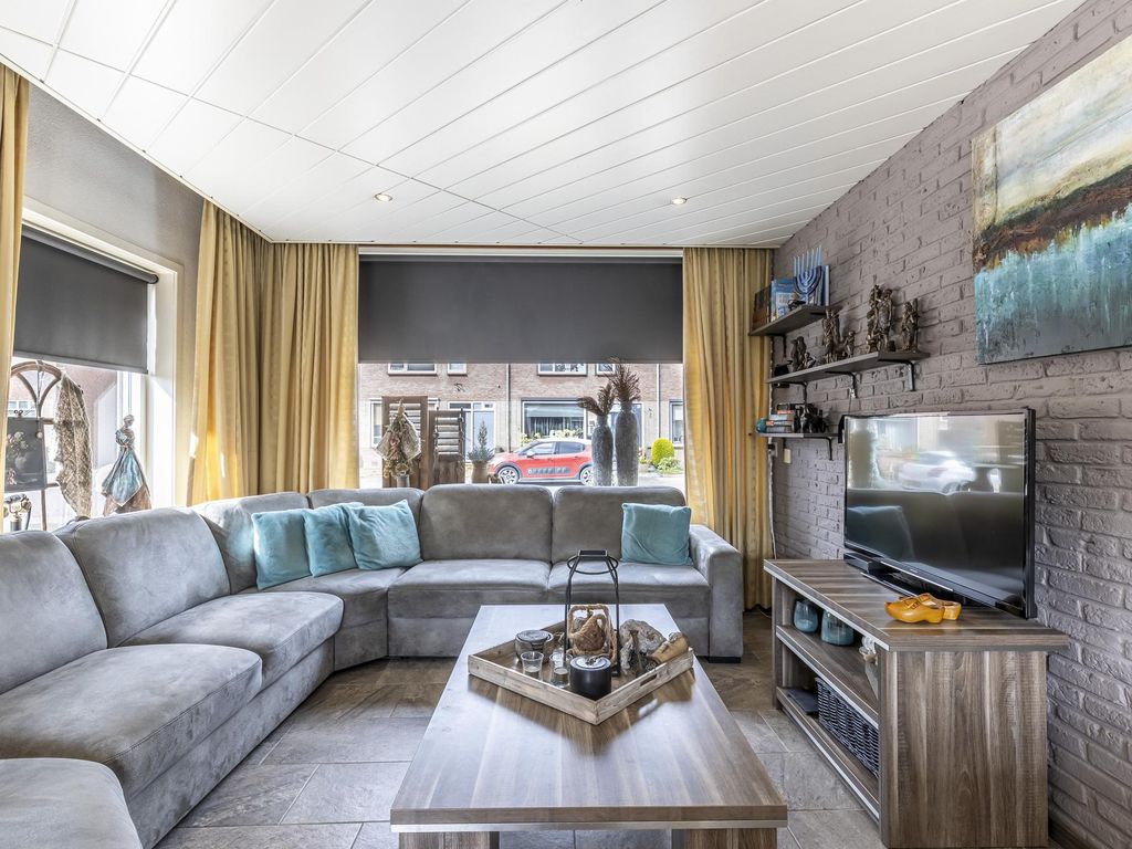 Rembrandtstraat 50, HARDINXVELD-GIESSENDAM