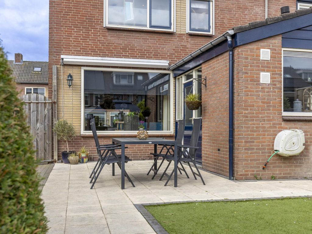 Rembrandtstraat 50, HARDINXVELD-GIESSENDAM