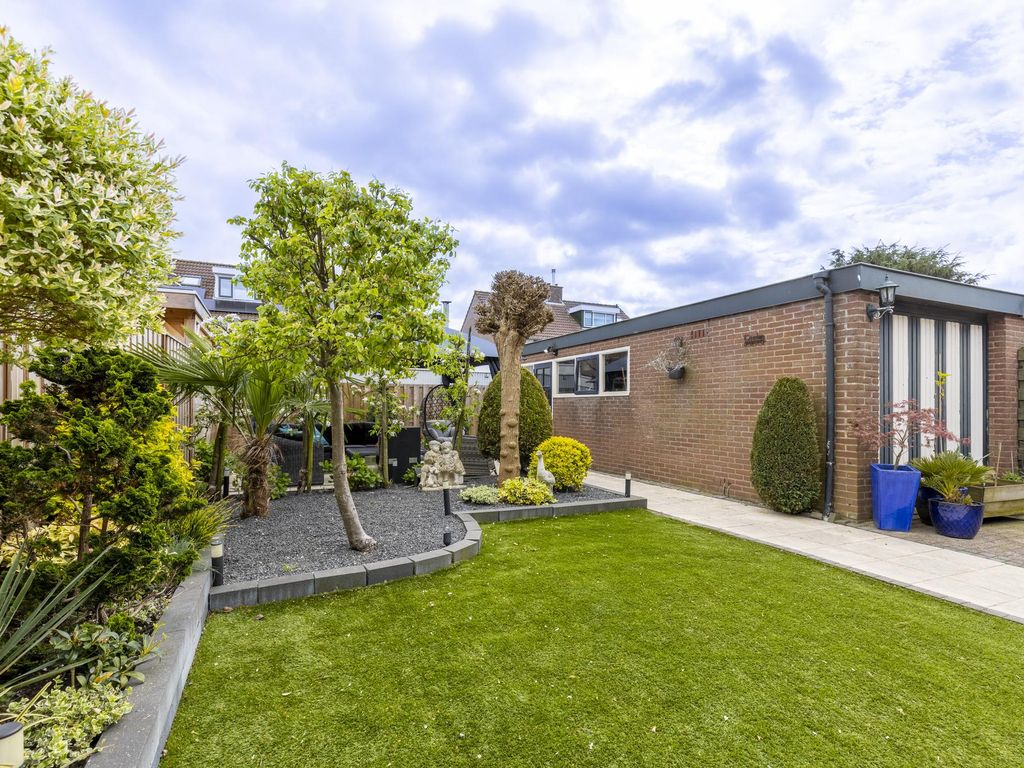 Rembrandtstraat 50, HARDINXVELD-GIESSENDAM