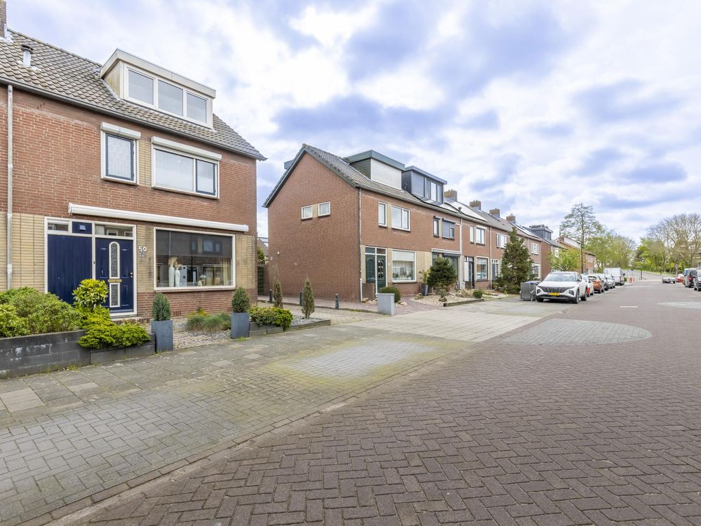 Rembrandtstraat 50, HARDINXVELD-GIESSENDAM
