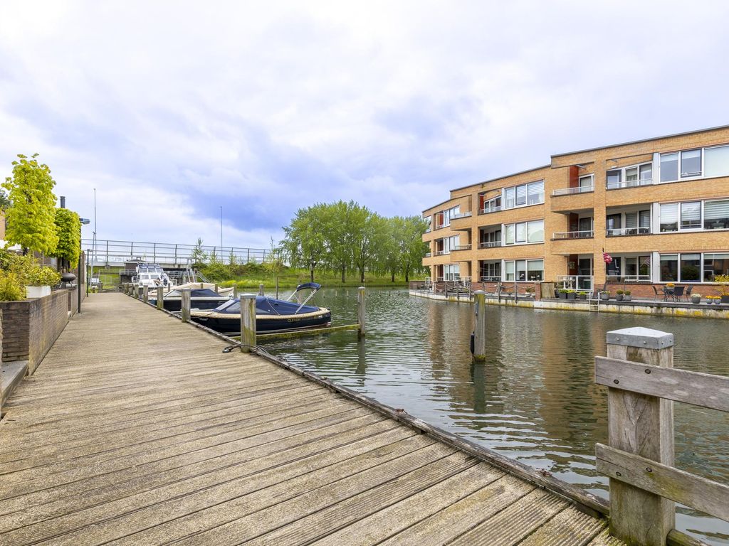 Amerhof 1, HARDINXVELD-GIESSENDAM