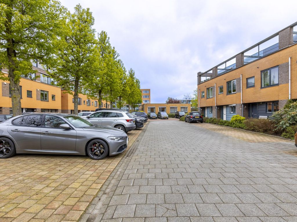 Amerhof 1, HARDINXVELD-GIESSENDAM