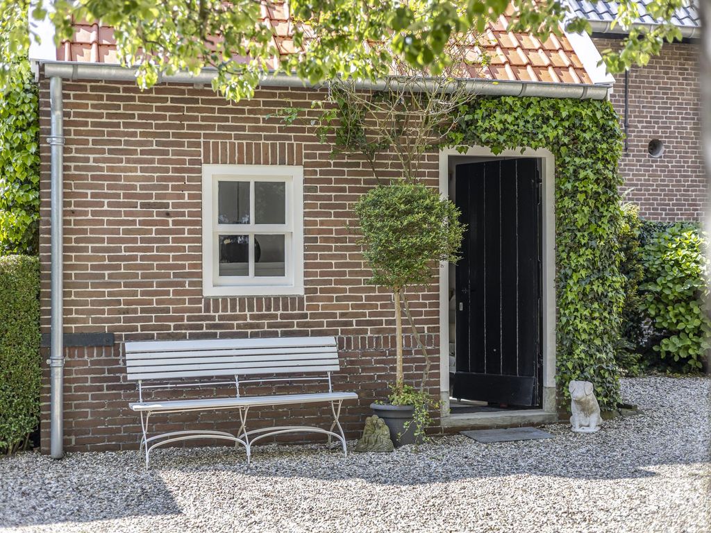 Buitendams 333, HARDINXVELD-GIESSENDAM