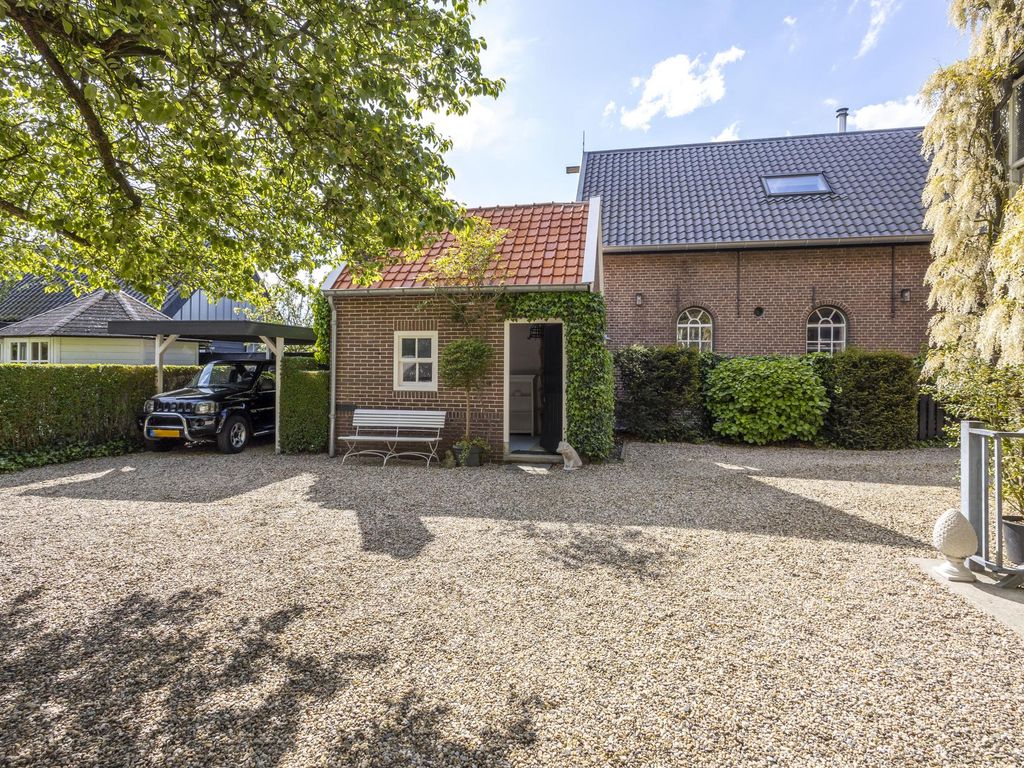 Buitendams 333, HARDINXVELD-GIESSENDAM