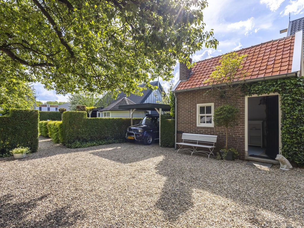 Buitendams 333, HARDINXVELD-GIESSENDAM