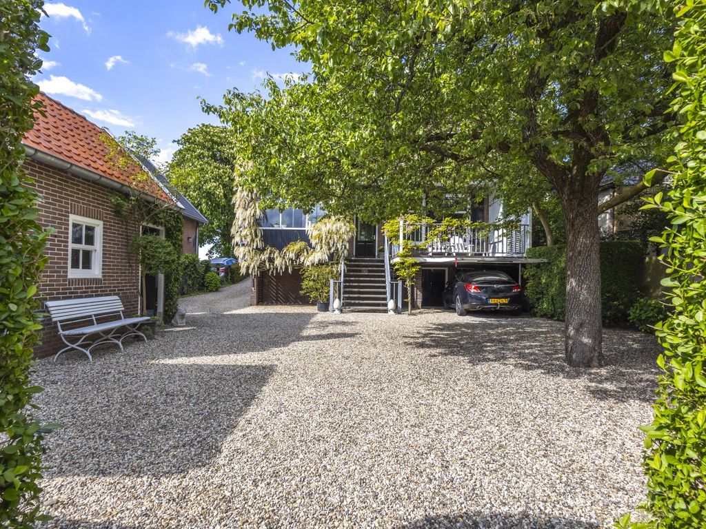 Buitendams 333, HARDINXVELD-GIESSENDAM