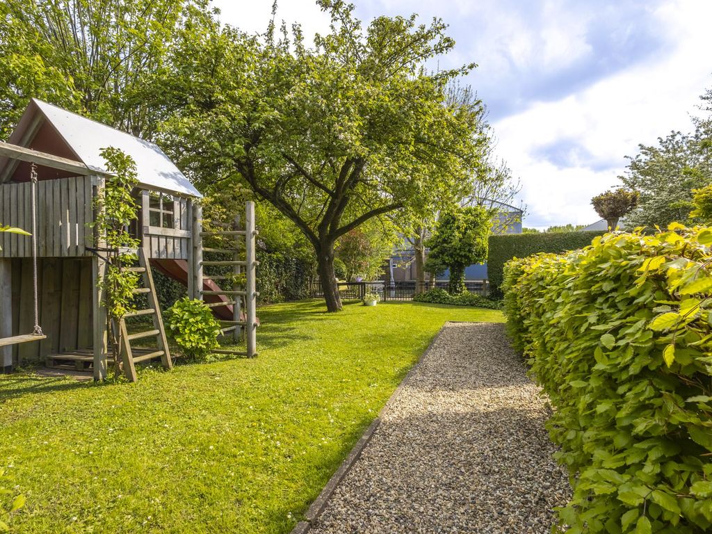 Buitendams 333, HARDINXVELD-GIESSENDAM