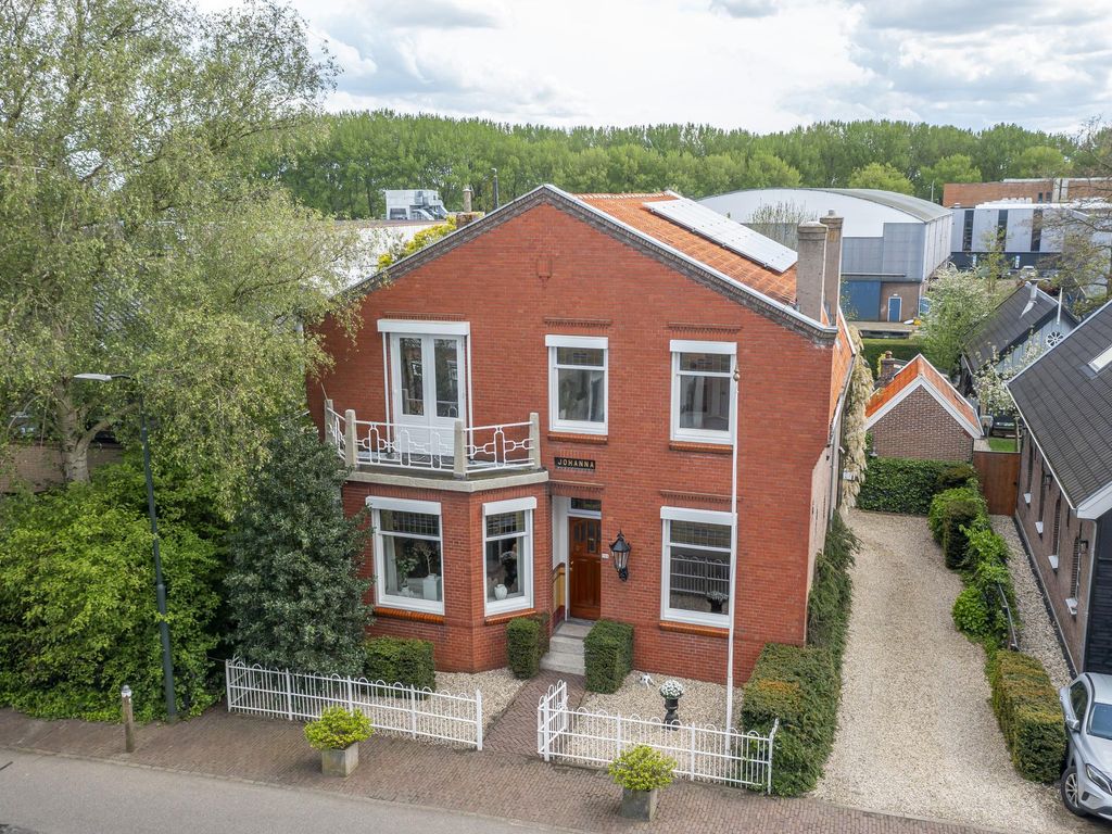 Buitendams 333, HARDINXVELD-GIESSENDAM