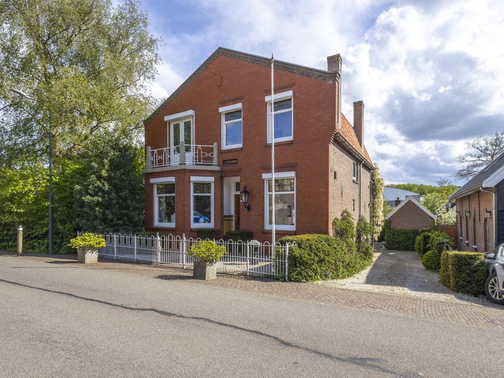 Buitendams 333, HARDINXVELD-GIESSENDAM