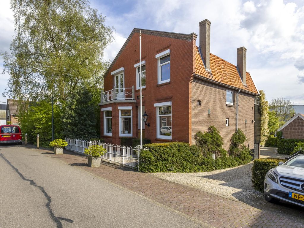 Buitendams 333, HARDINXVELD-GIESSENDAM
