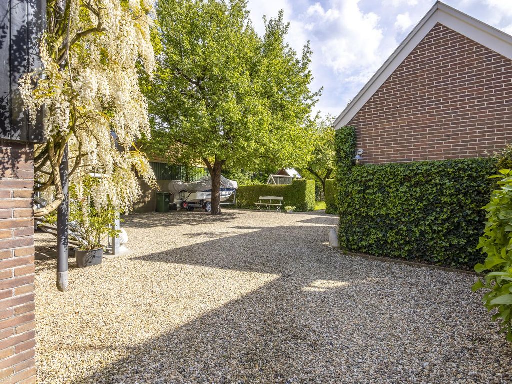 Buitendams 333, HARDINXVELD-GIESSENDAM