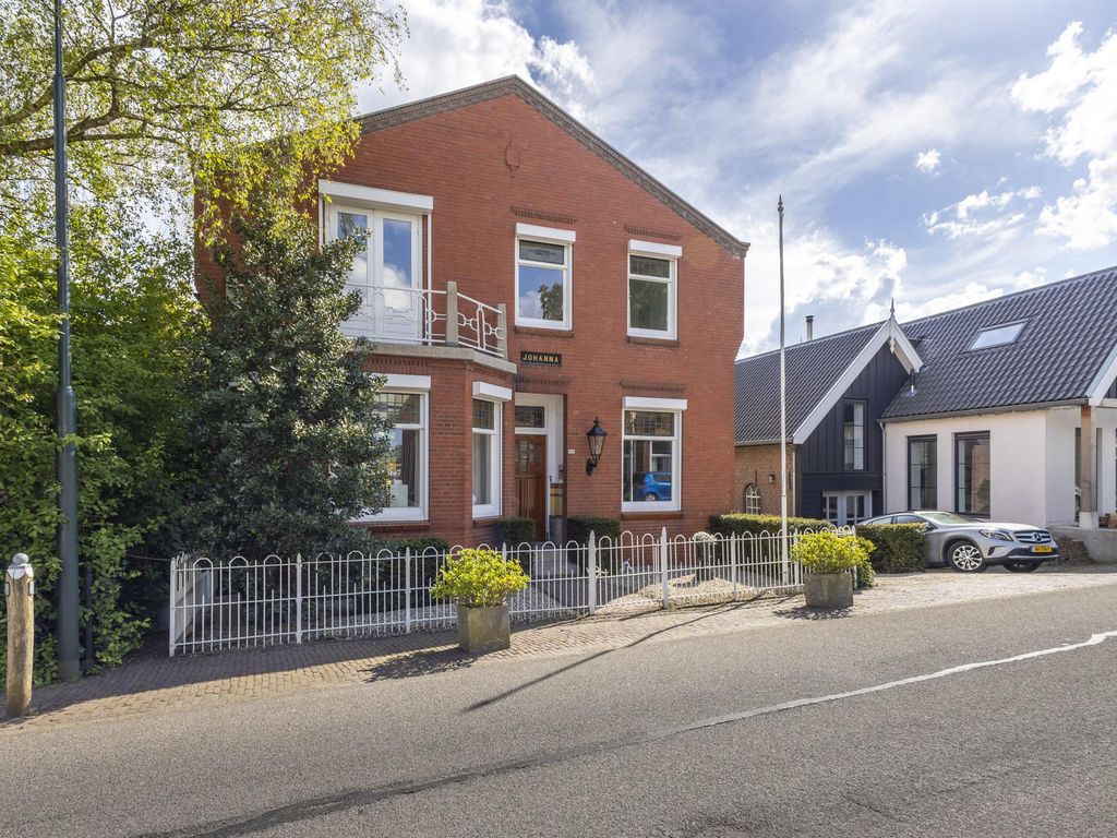 Buitendams 333, HARDINXVELD-GIESSENDAM