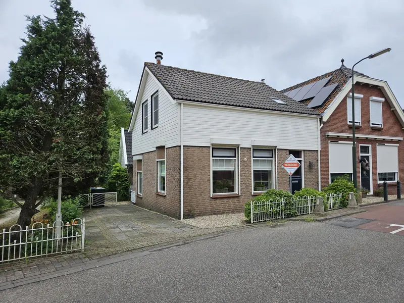 Binnendams 106, HARDINXVELD-GIESSENDAM