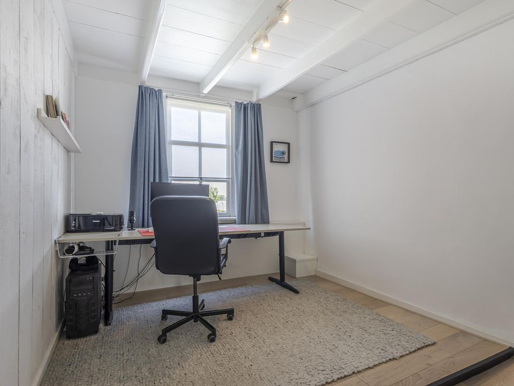 De Buurt 73, HARDINXVELD-GIESSENDAM