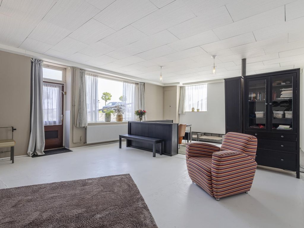 De Buurt 73, HARDINXVELD-GIESSENDAM