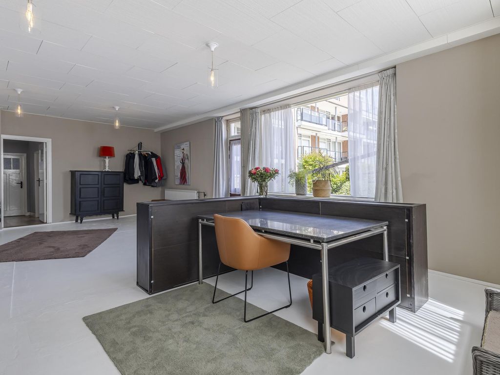 De Buurt 73, HARDINXVELD-GIESSENDAM