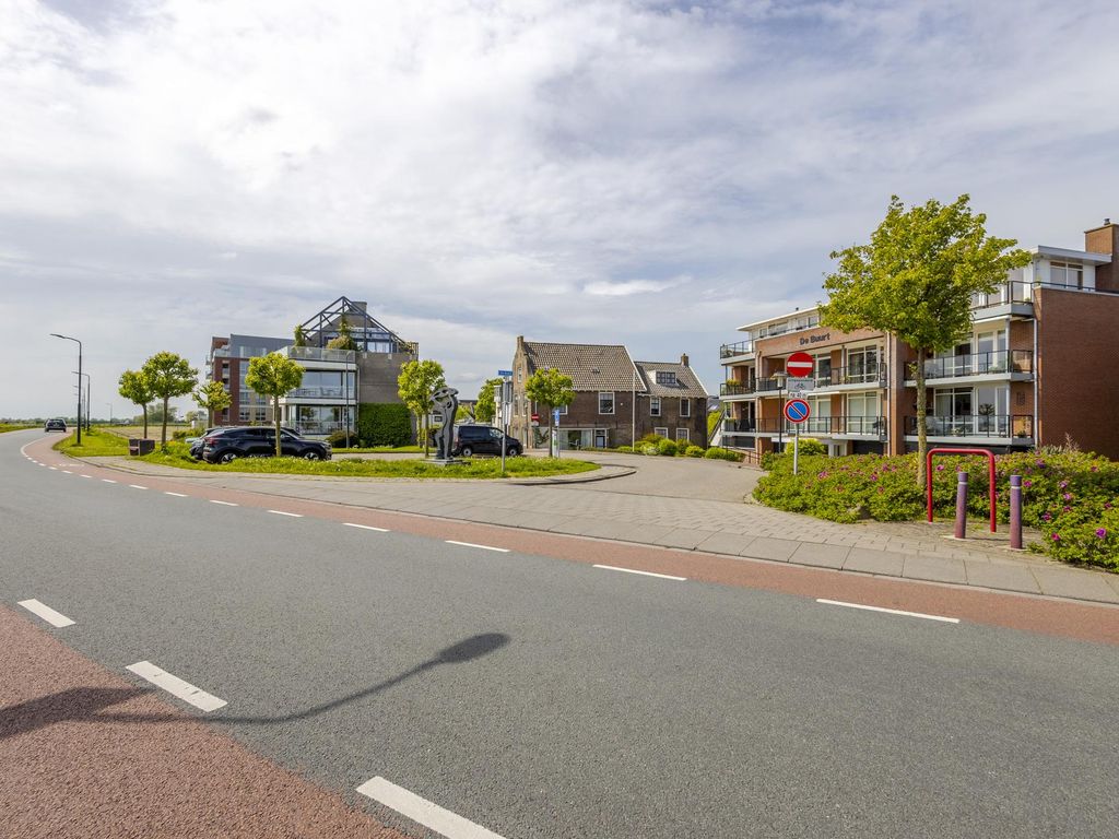 De Buurt 73, HARDINXVELD-GIESSENDAM