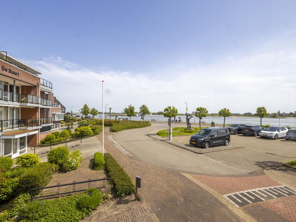 De Buurt 73, HARDINXVELD-GIESSENDAM