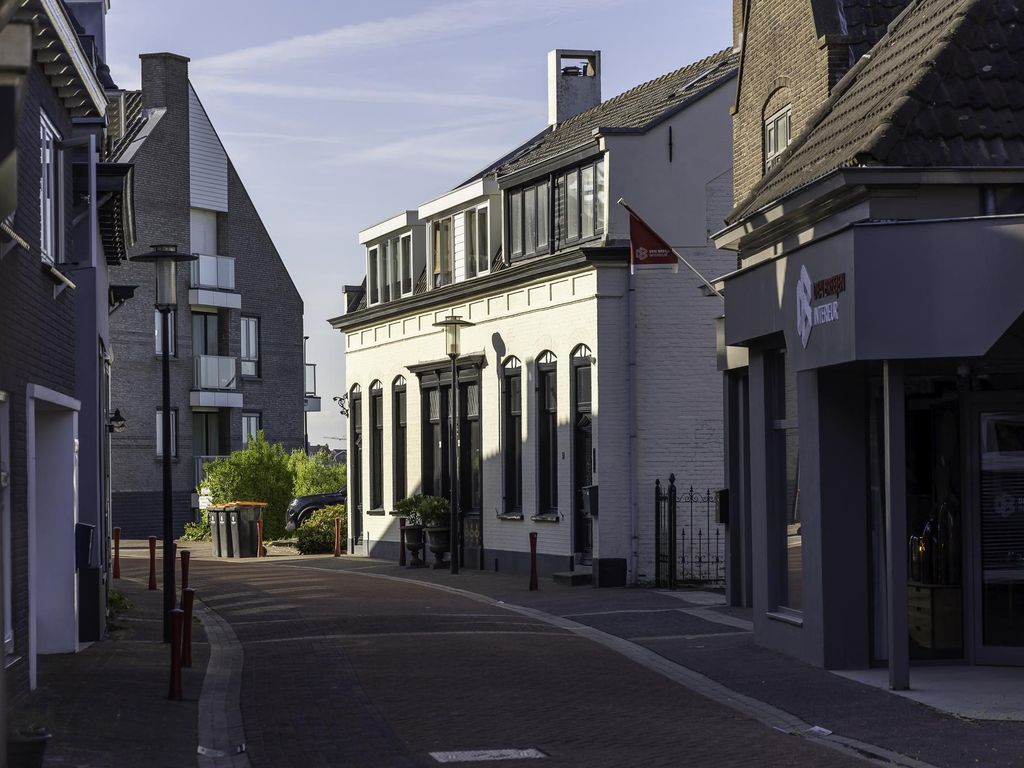 De Buurt 73, HARDINXVELD-GIESSENDAM