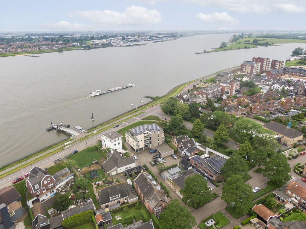 Rivierdijk 244, HARDINXVELD-GIESSENDAM