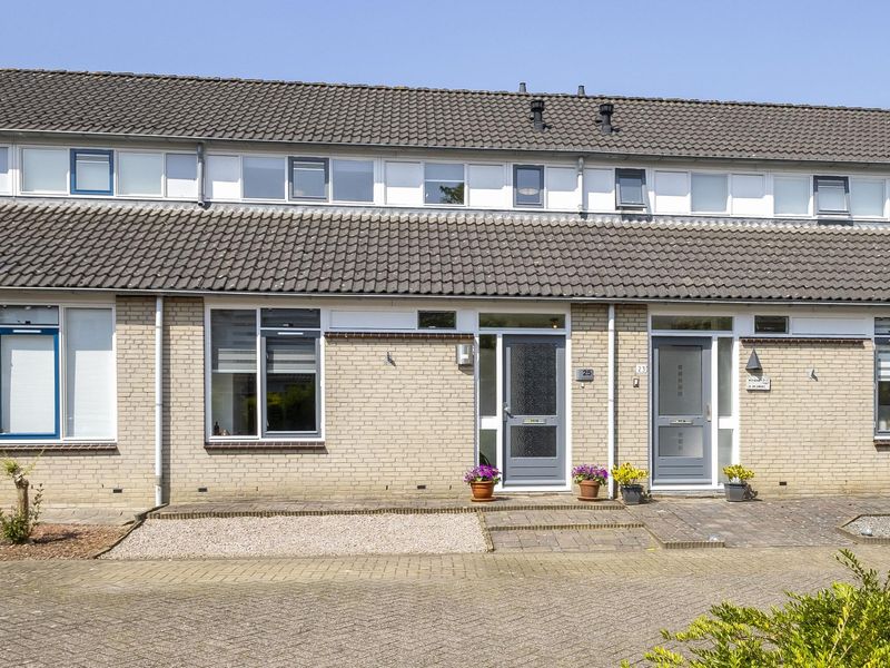 Leeuwerik 25, Hardinxveld-giessendam