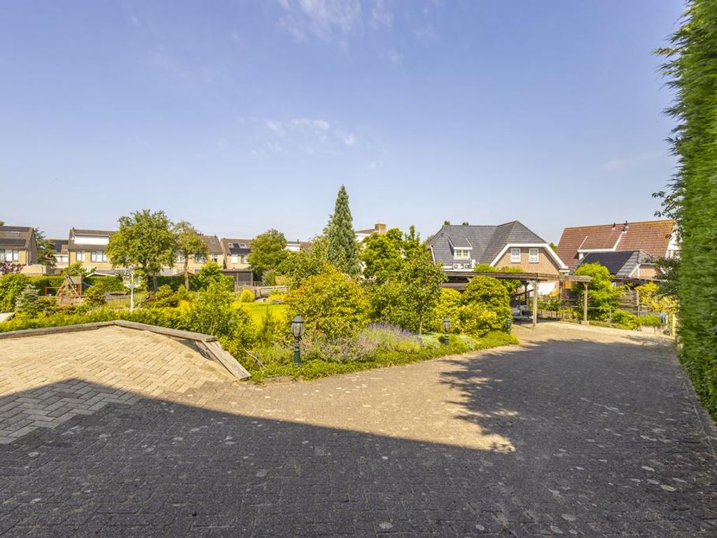 Rivierdijk 188, HARDINXVELD-GIESSENDAM