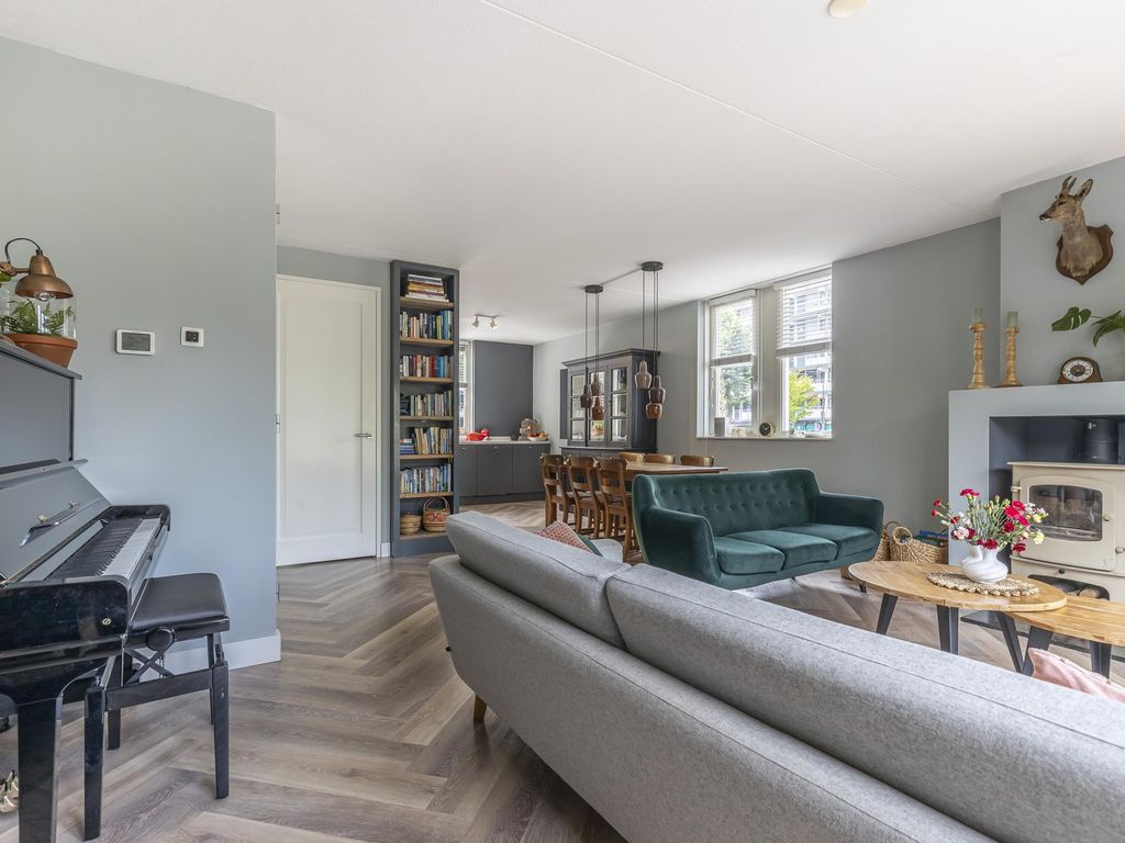 Jupiterstraat 70, HARDINXVELD-GIESSENDAM