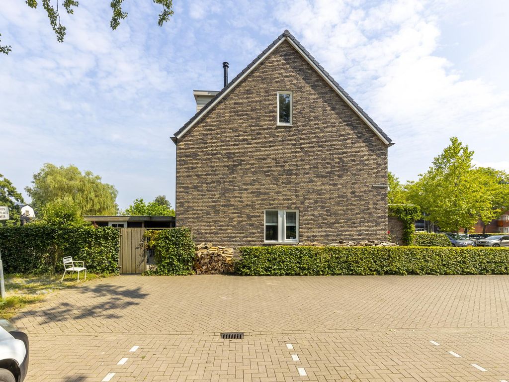 Jupiterstraat 70, HARDINXVELD-GIESSENDAM