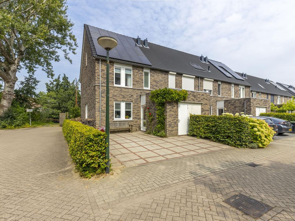 Jupiterstraat 70, HARDINXVELD-GIESSENDAM