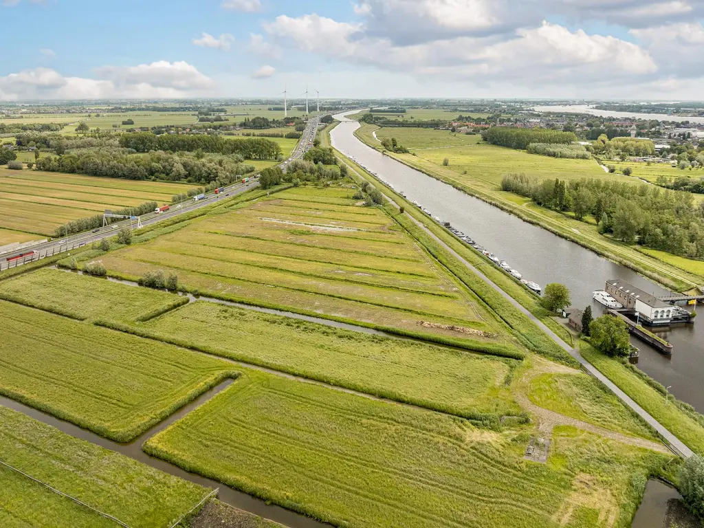 Rivierdijk 575, HARDINXVELD-GIESSENDAM