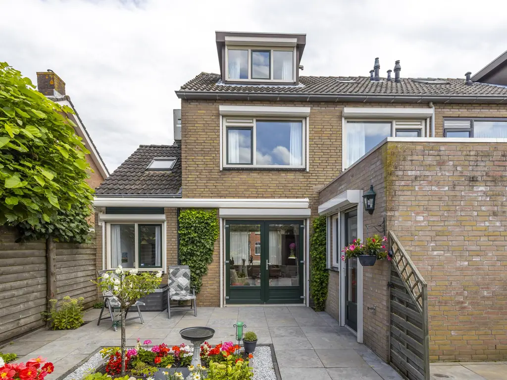 Venusstraat 10, HARDINXVELD-GIESSENDAM