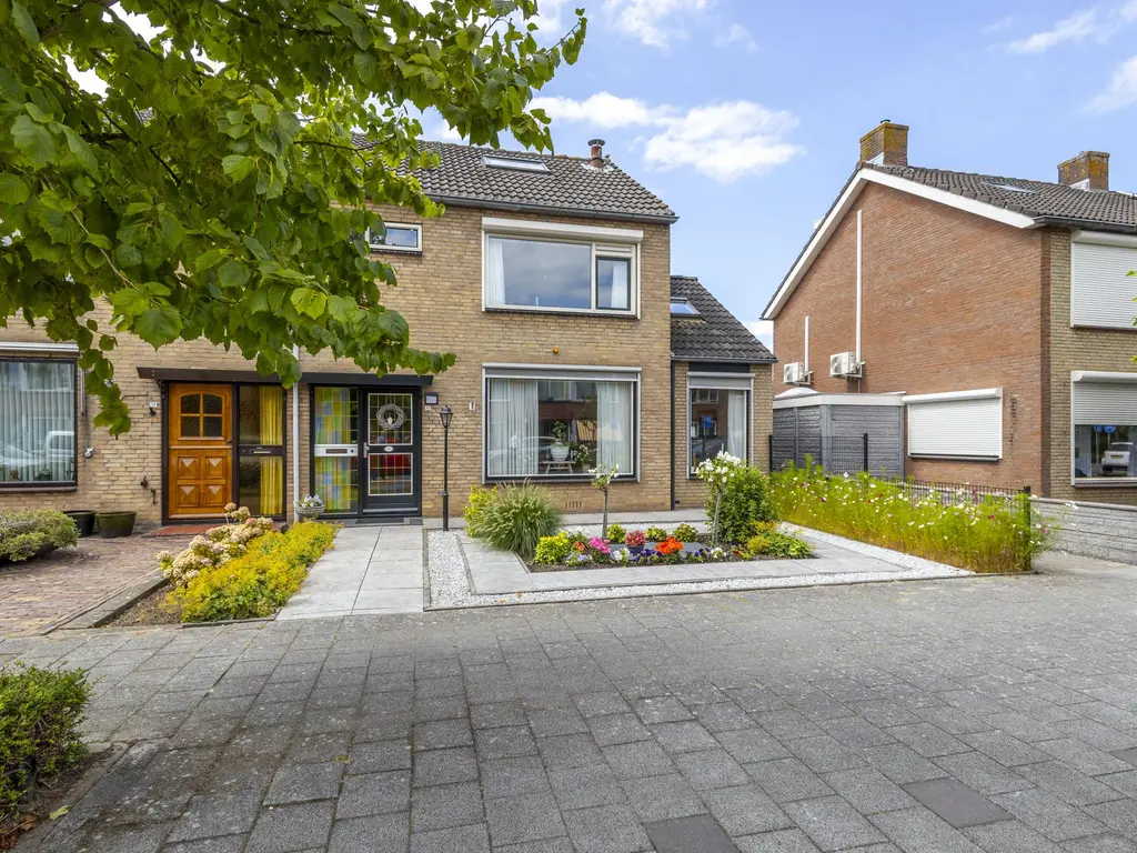 Venusstraat 10, HARDINXVELD-GIESSENDAM