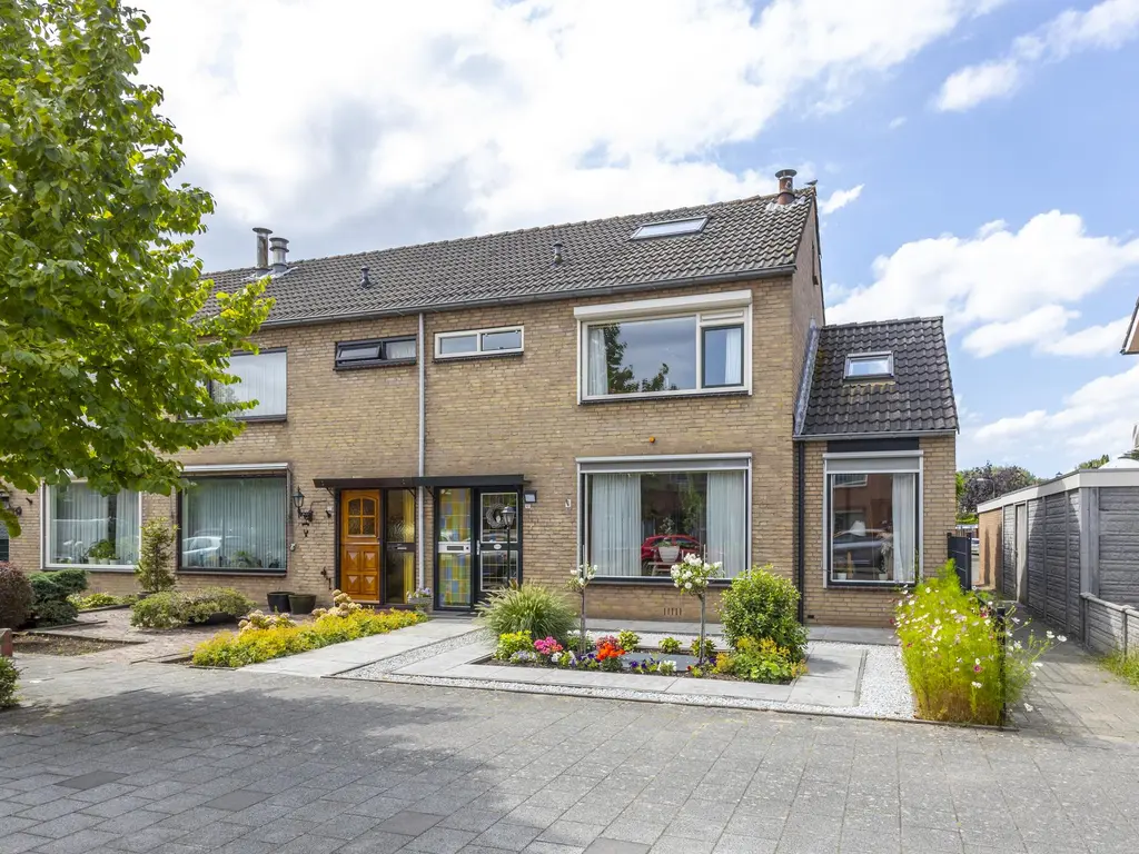 Venusstraat 10, HARDINXVELD-GIESSENDAM