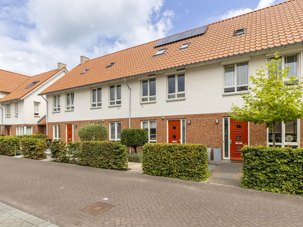 Uranusstraat 16, HARDINXVELD-GIESSENDAM