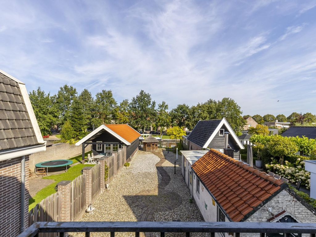 Kerkweg 54, HARDINXVELD-GIESSENDAM