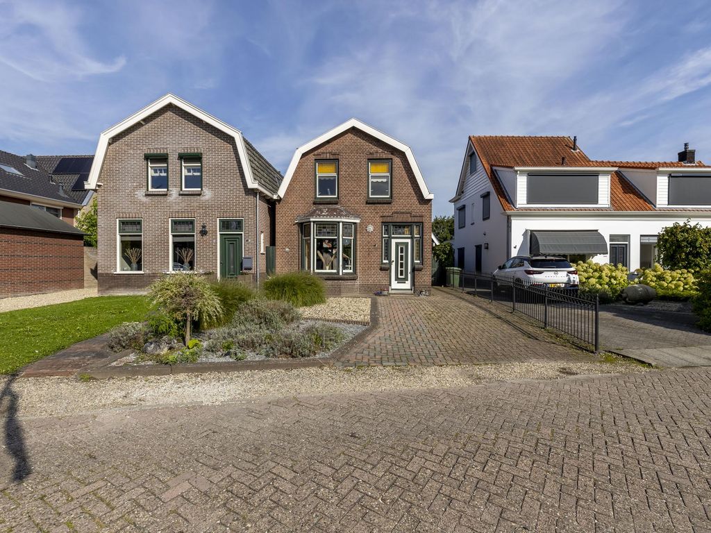 Kerkweg 54, HARDINXVELD-GIESSENDAM