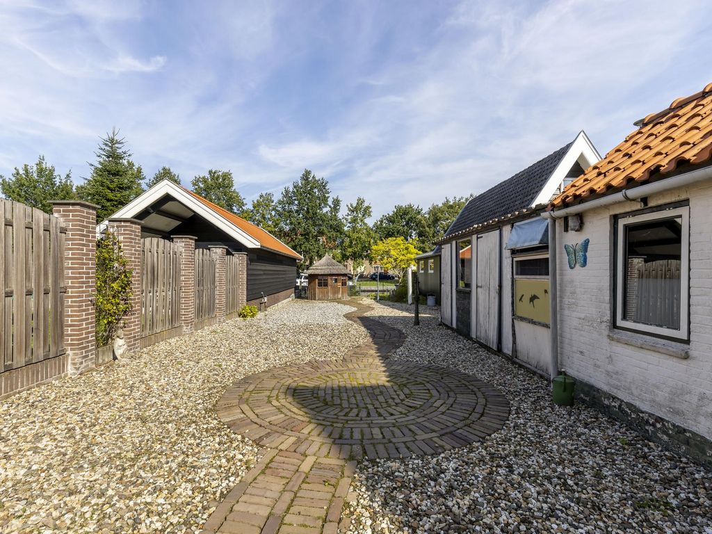 Kerkweg 54, HARDINXVELD-GIESSENDAM