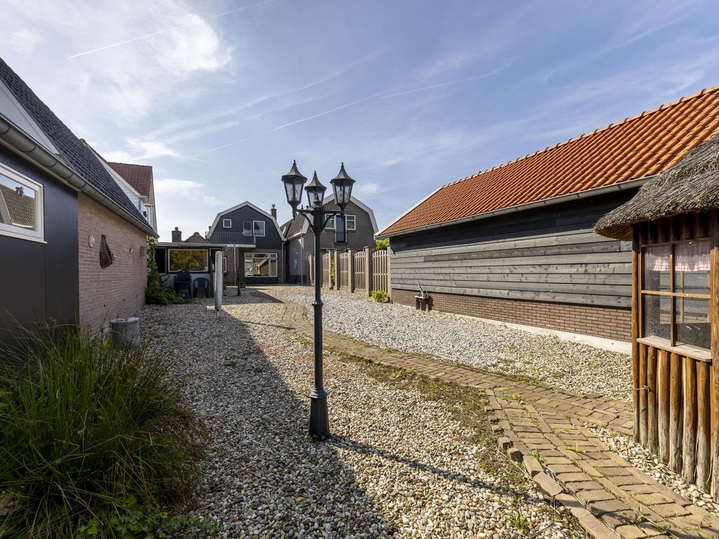 Kerkweg 54, HARDINXVELD-GIESSENDAM