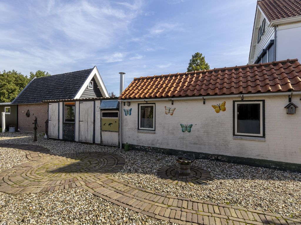 Kerkweg 54, HARDINXVELD-GIESSENDAM