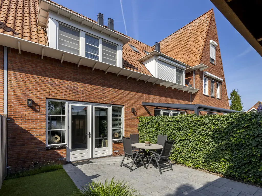 Frederikstraat 24, HARDINXVELD-GIESSENDAM