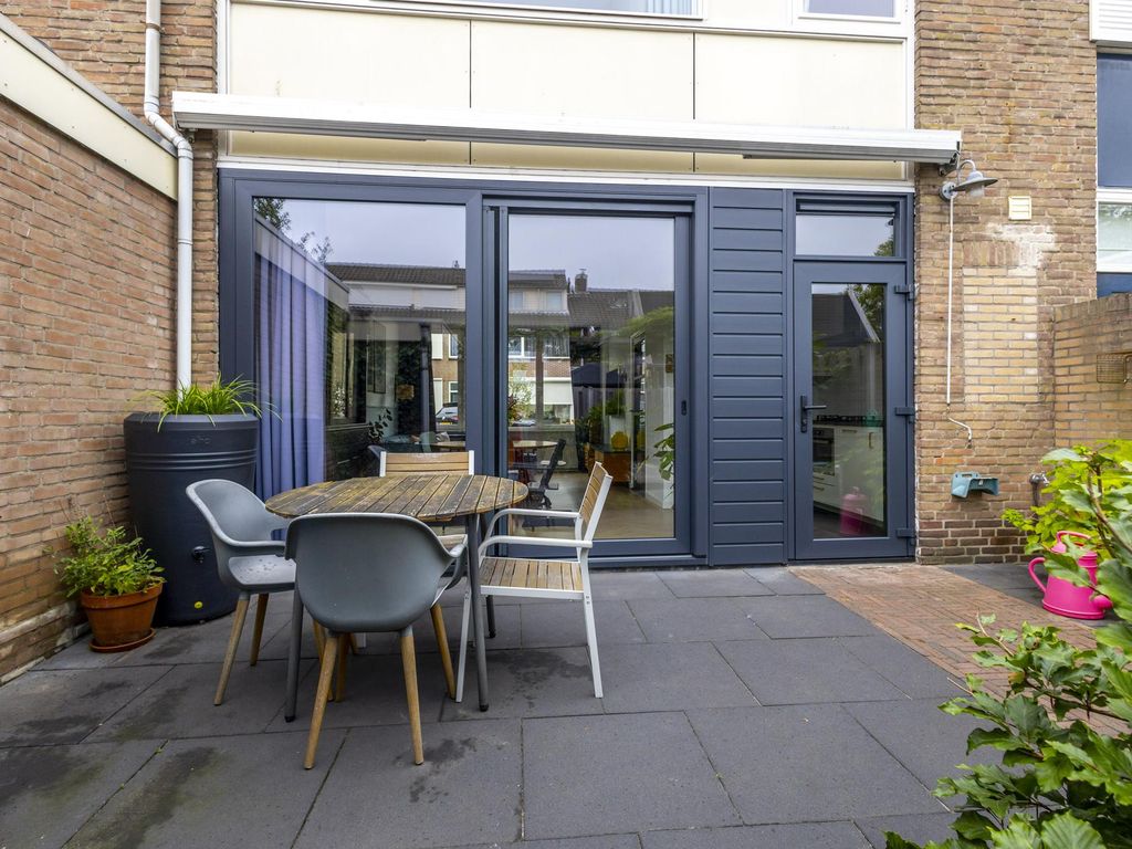 Giessenstraat 3, HARDINXVELD-GIESSENDAM