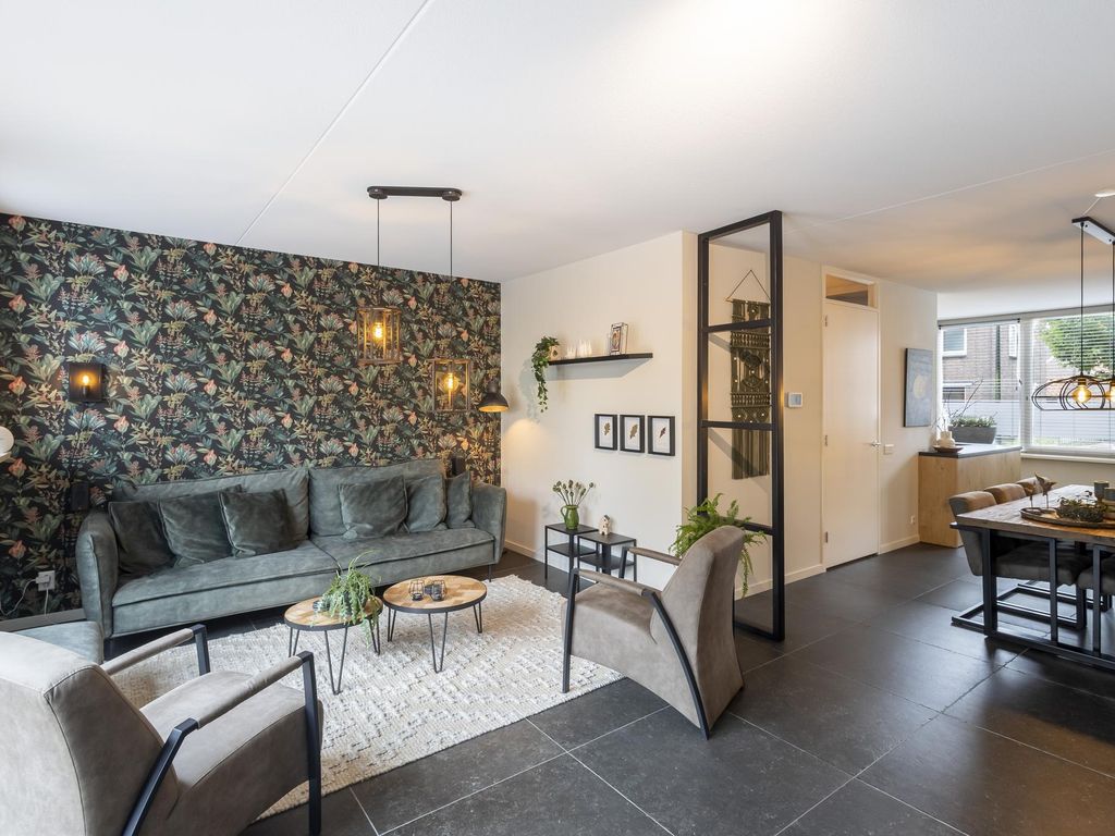 Troelstrastraat 67, HARDINXVELD-GIESSENDAM