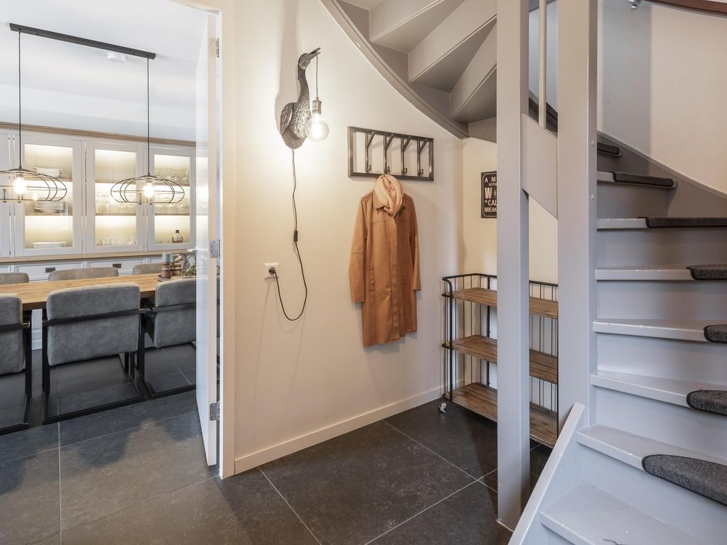 Troelstrastraat 67, HARDINXVELD-GIESSENDAM