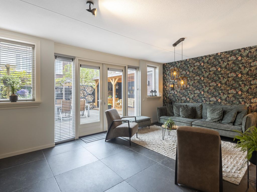 Troelstrastraat 67, HARDINXVELD-GIESSENDAM