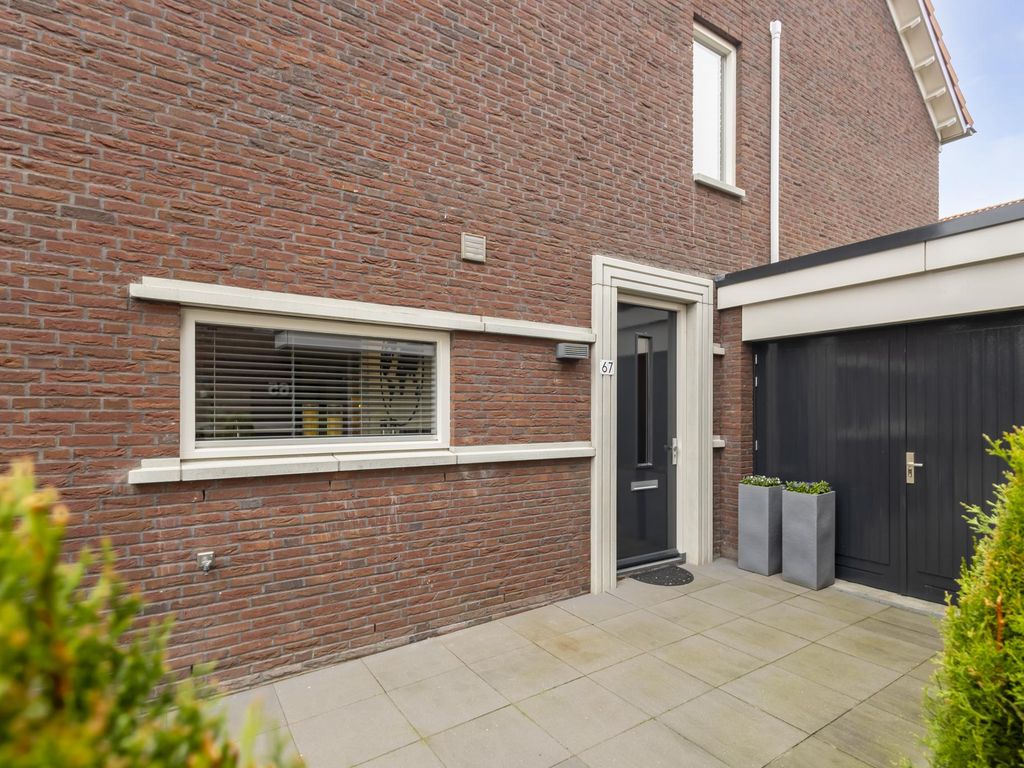 Troelstrastraat 67, HARDINXVELD-GIESSENDAM