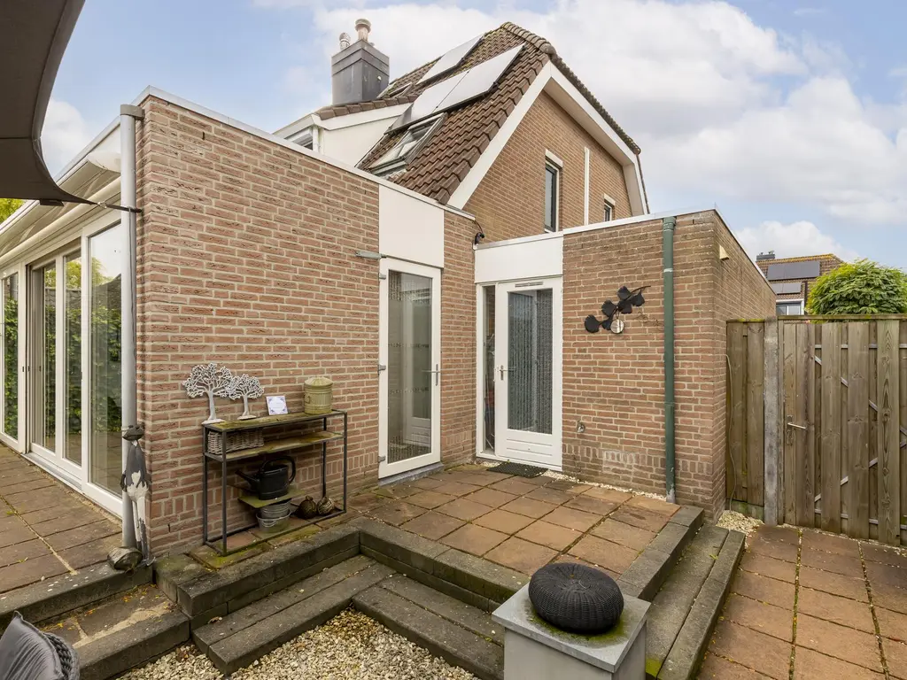 Oranjestraat 76, HARDINXVELD-GIESSENDAM