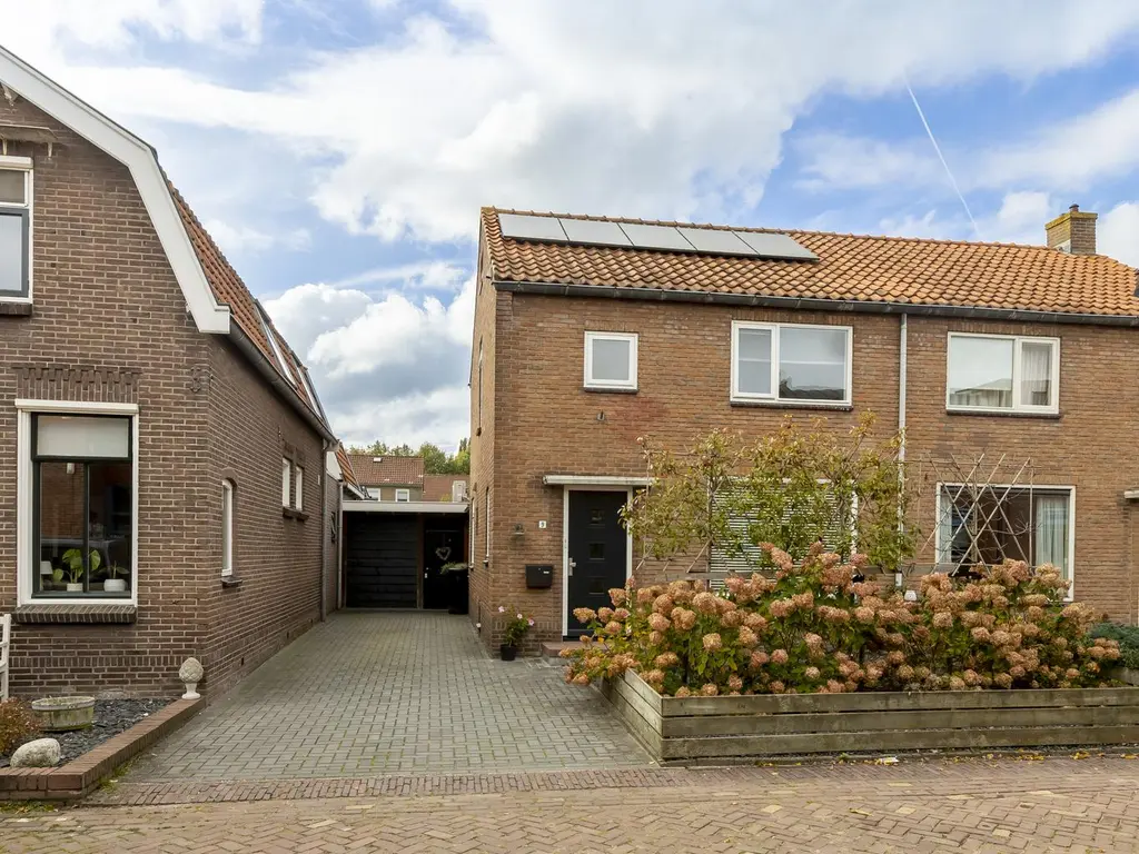 Schoolstraat 9, HARDINXVELD-GIESSENDAM