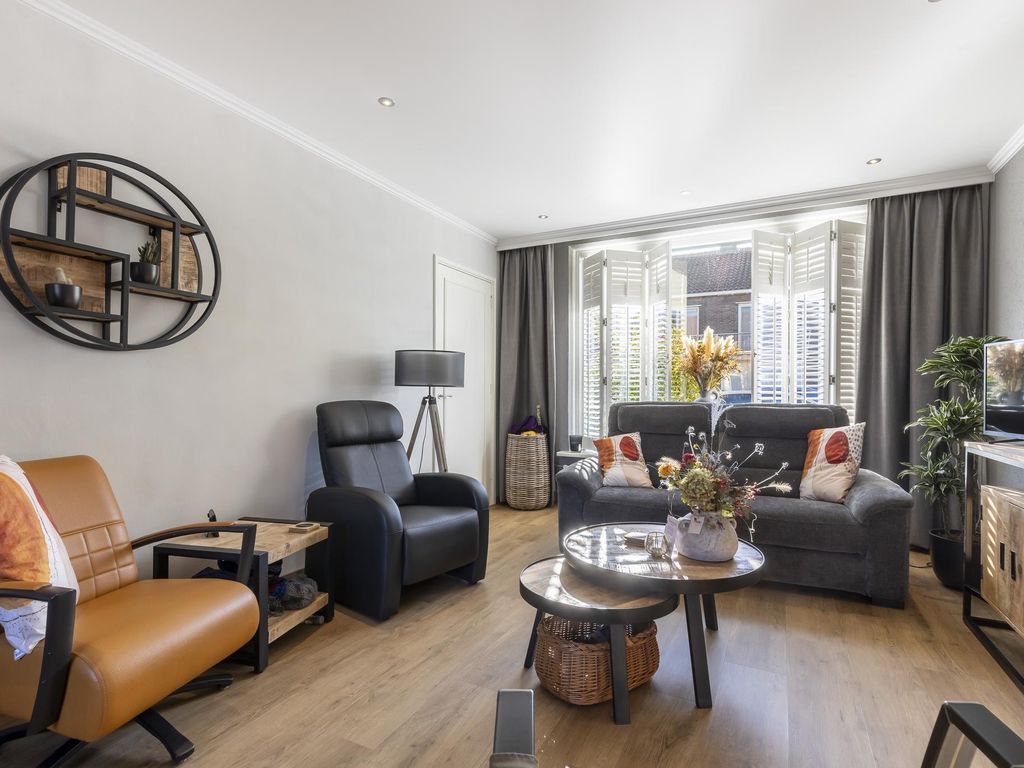 Troelstrastraat 45, HARDINXVELD-GIESSENDAM