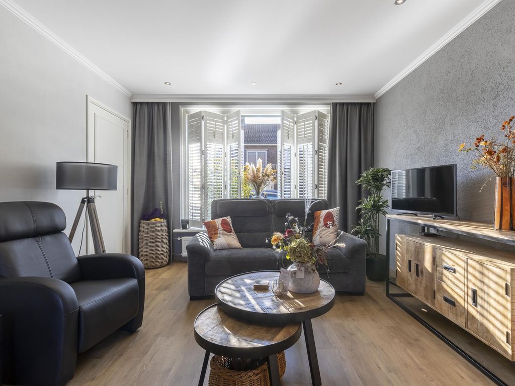 Troelstrastraat 45, HARDINXVELD-GIESSENDAM
